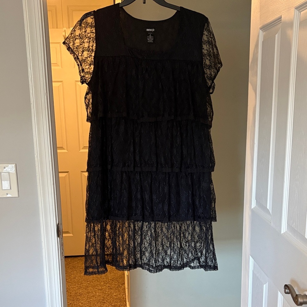 Metrostyle Elegant Black Lace Dress